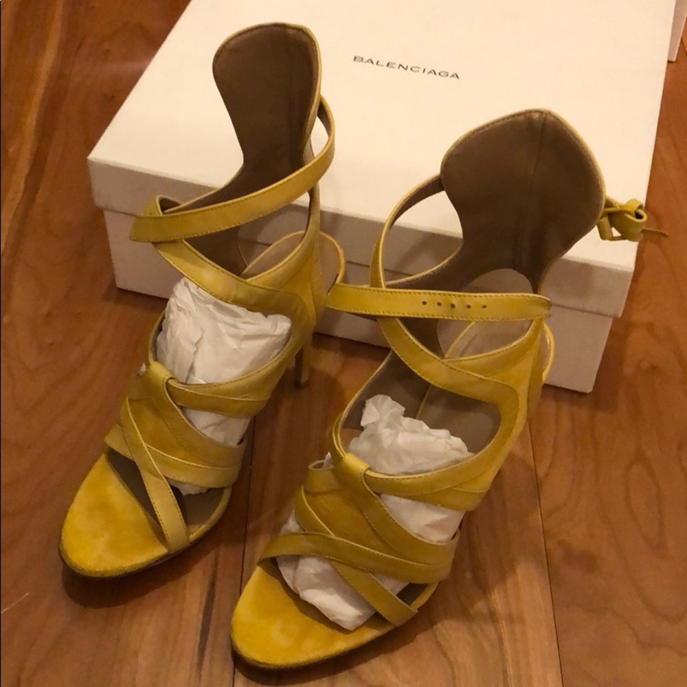 Balenciaga yellow heels size 6